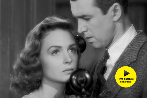 Dona Reed e James Stewart em cena do filme "A felicidade não se compra".