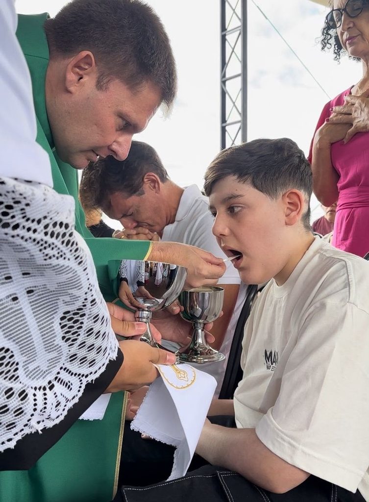 Rafa Benvenhu: o menino que transformou um tumor incurável em um caminho de santidade